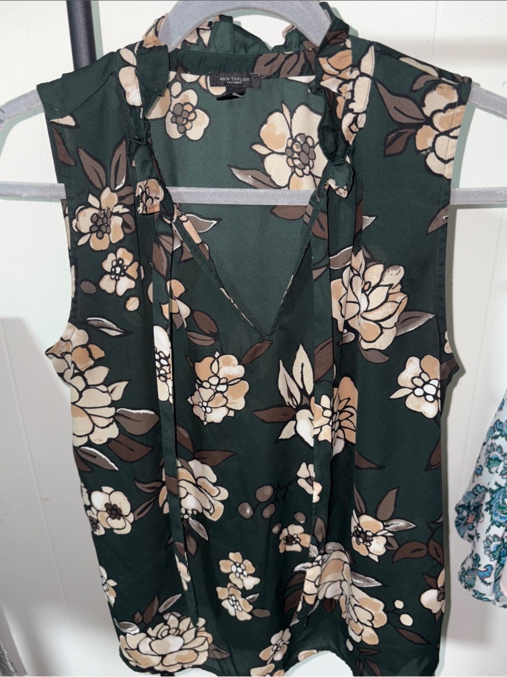 Ann Taylor Sleeveless Dark Green Floral Tie-Neck Blouse